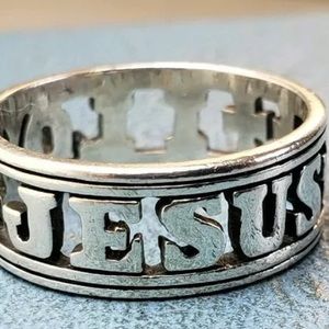 James Avery retired, rare, “I LOVE JESUS” sterling, hallmarked, ring size 9